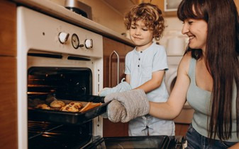 Papier do pieczenia: dlaczego warto go używać?