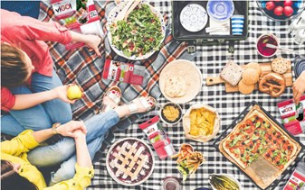 Co zabrać na piknik? Jak przygotować się na idealny wypad za miasto? Już odpowiadamy!