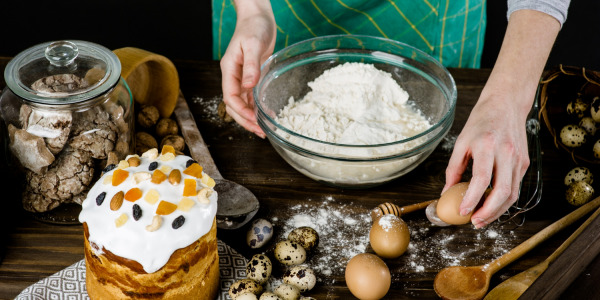 Veľká noc bez stresu - jednoduché spôsoby, ako efektívne variť a piecť sviatočné jedlá