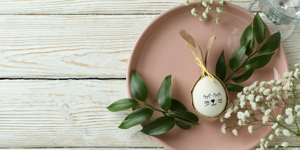 Ekologické veľkonočné dekorácie – ako využiť jednorazové výrobky na vytvorenie sviatočnej nálady?